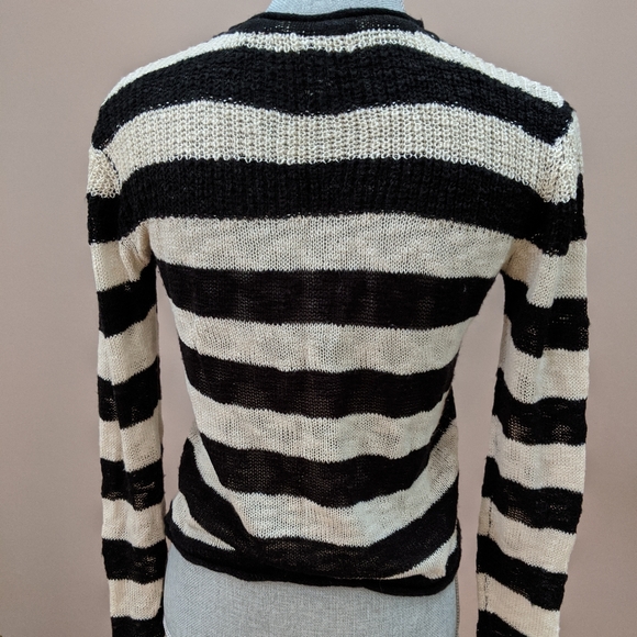Black and White Striped Shirt – Forever 21 - Picture 2 of 3
